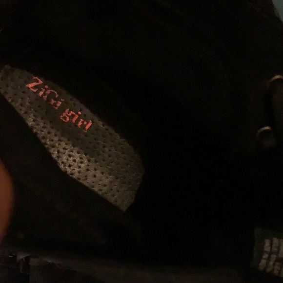 Zigi girl black booties Sz 8, Sz 9, and Sz 9.5 - Picture 10 of 10